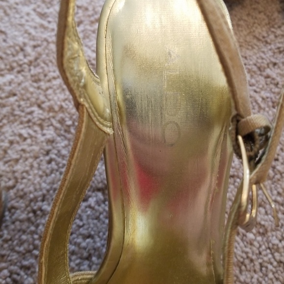 Aldo tan canvas wedge sandals with gold soles - Picture 4 of 4
